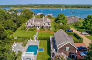 12 Guernsey Ln, Edgartown, MA 02539