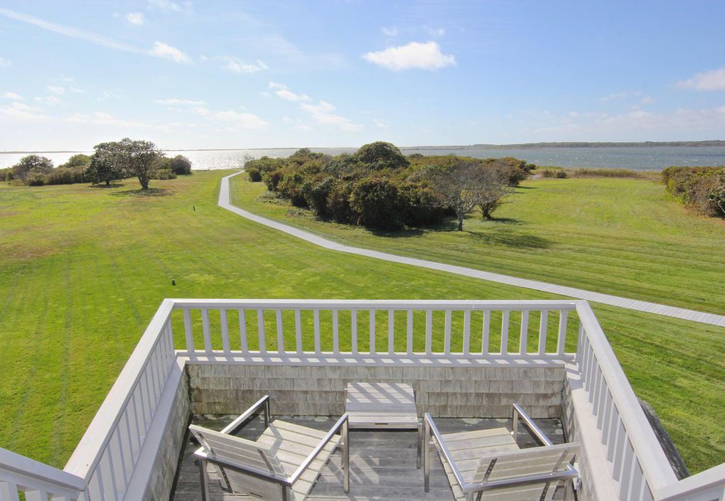 79 Turkeyland Cove Rd, Edgartown, MA 02539