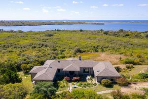 18 Austin Pasture, Chilmark, MA 02535