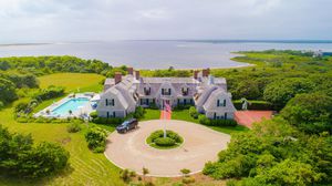 65 Butlers Cove Rd, Edgartown, MA 02539